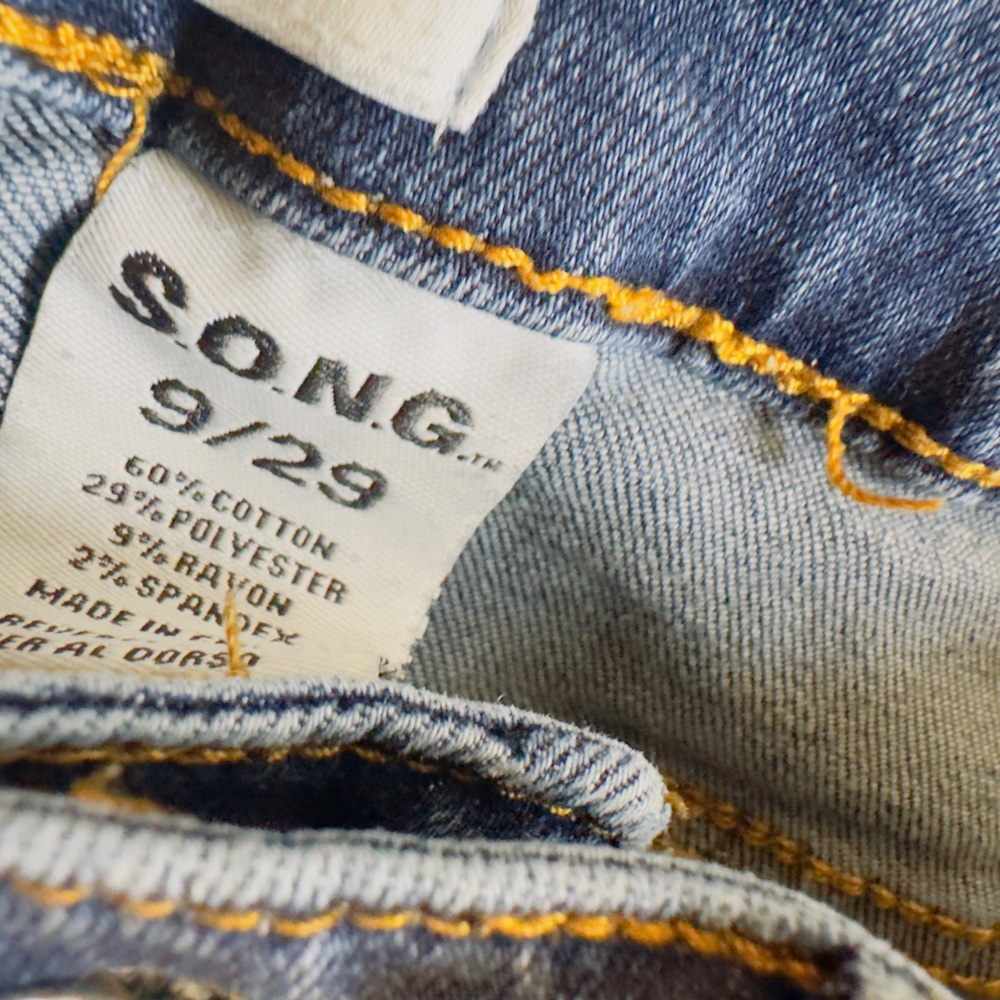Barely boot/ bootcut SONG jeans• Slight Stretch• Super Comfy! Size 9 - Picture 5 of 6